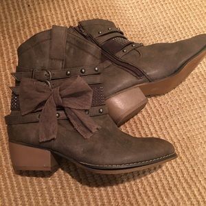 HOT TOMATO Cowboy boots